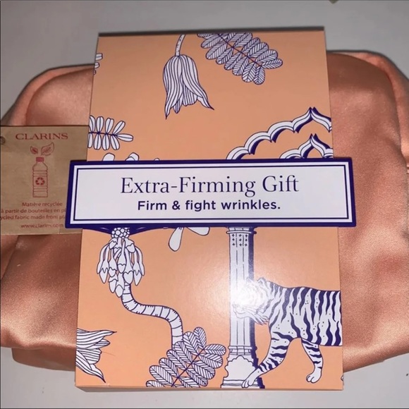 Clarins - Picture 2 of 5